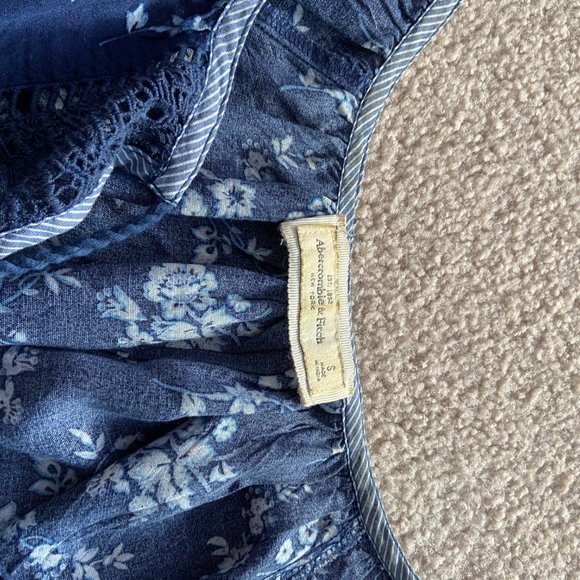 Abercrombie and Fitch Shirt - Picture 2 of 2